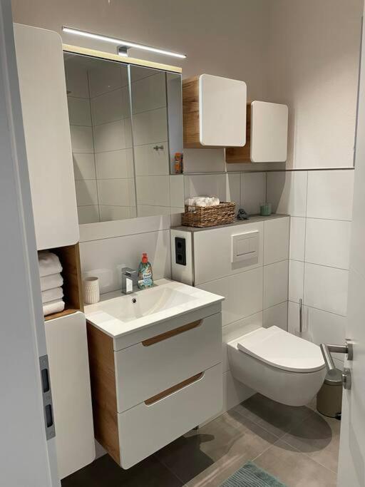 Gemuetliche, Topp Ausgestattete Ferienwohnung Bann Exterior foto
